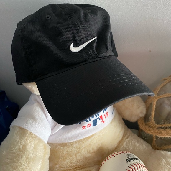 Toddler Nike Dry fit hat - Picture 2 of 7